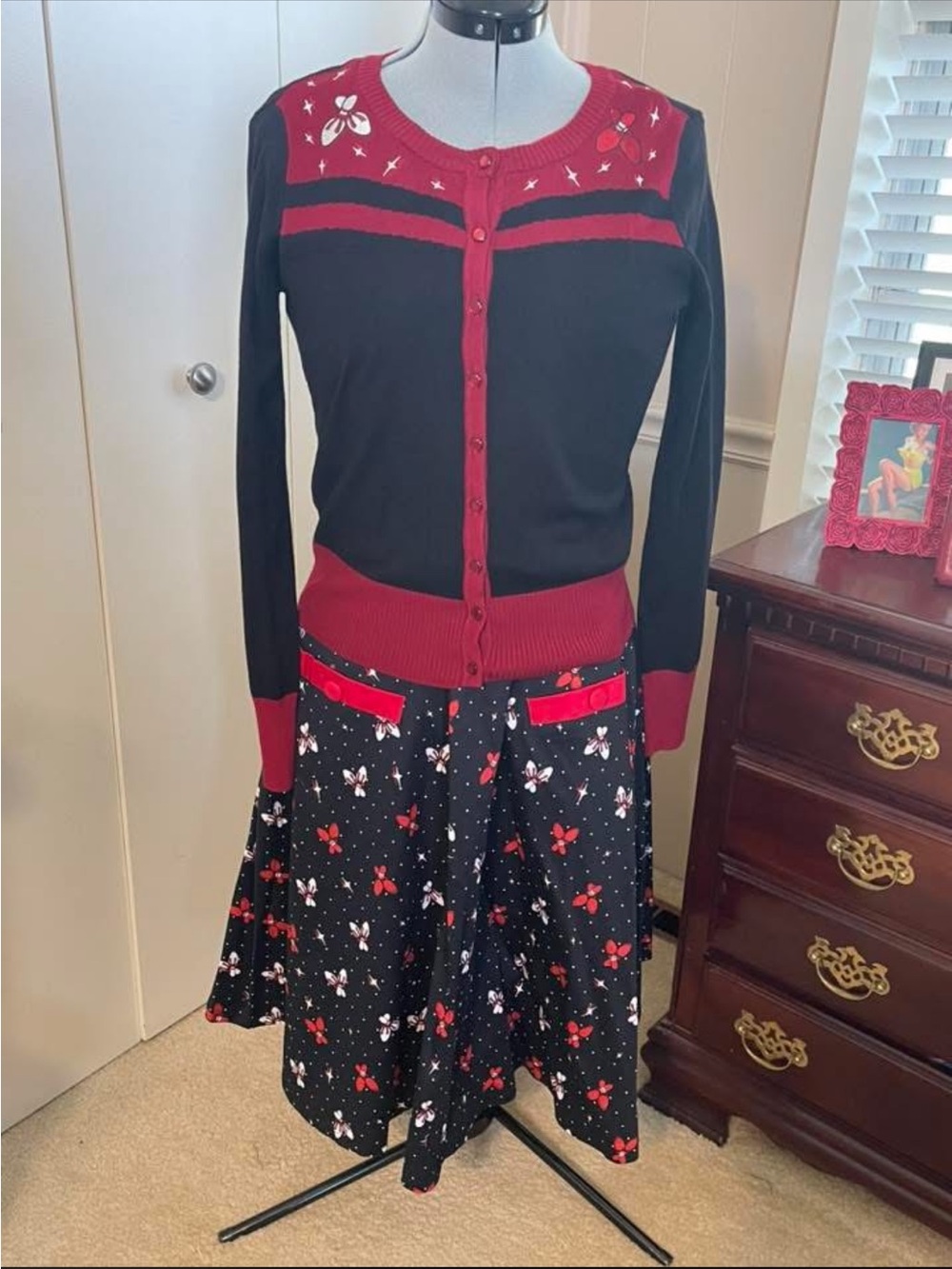 NWT Voodoo Vixen Bowling set. Size L